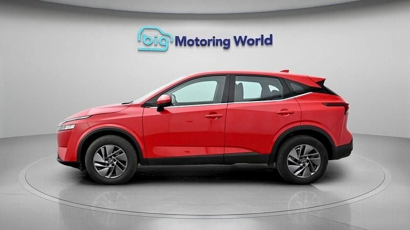 Used Nissan Qashqai Acenta Premium 140 HP (102 kW) 2022 Red SUV