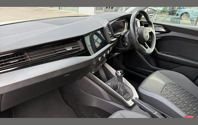 Used Audi A1 Sport 95 HP (69 kW) 2023 White SUV