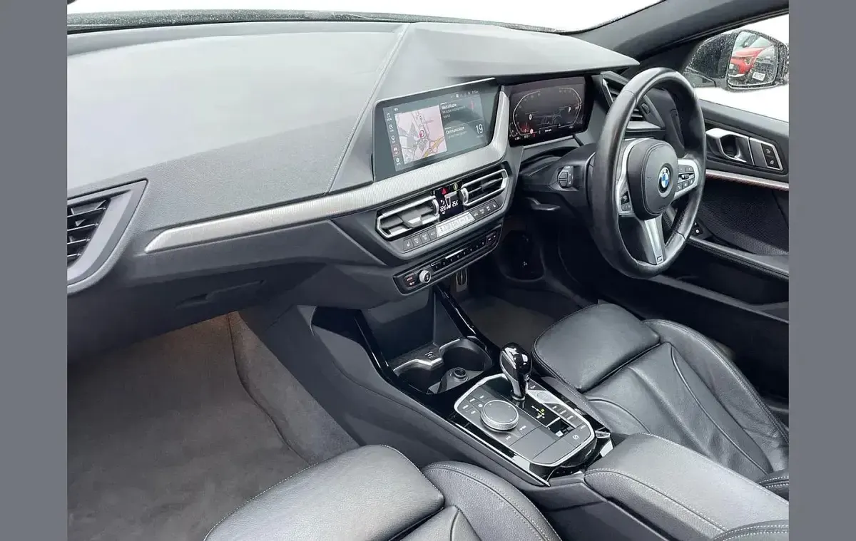 Used BMW 118 M Sport 134 HP (98 kW) 2022 White Hatchback