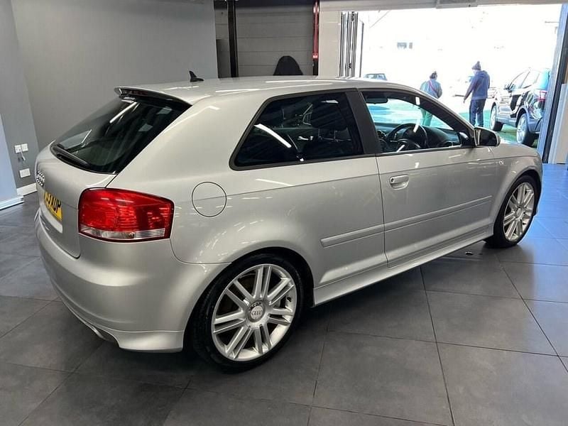 Begagnad Audi S3 Sportback Basis 262 HK (192 kW) 2008 Silver Halvkombi