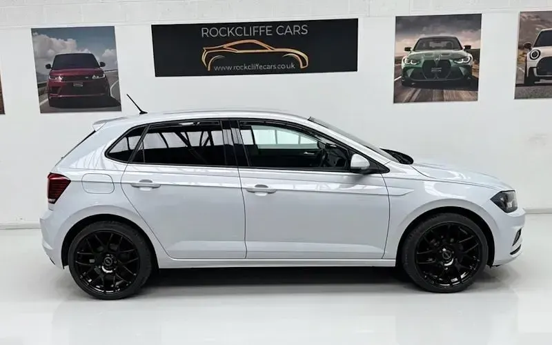 Used VW Polo SE 95 HP (69 kW) 2019 Silver Hatchback