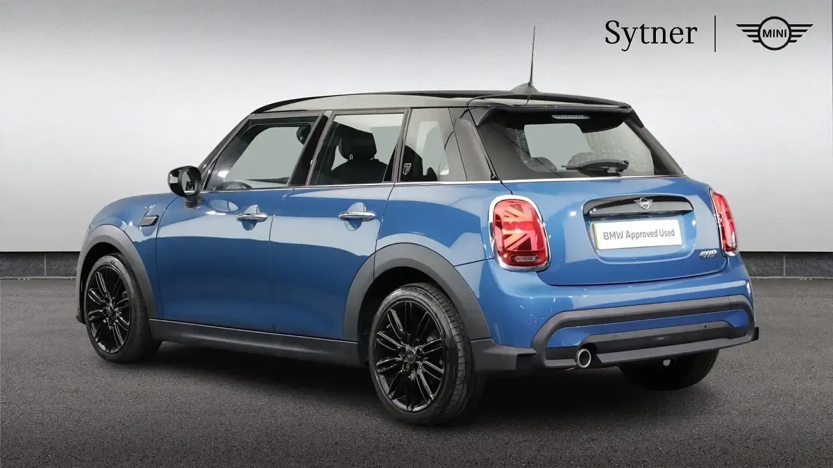 Used Mini Cooper Exclusive 134 HP (98 kW) 2022 Blue Hatchback
