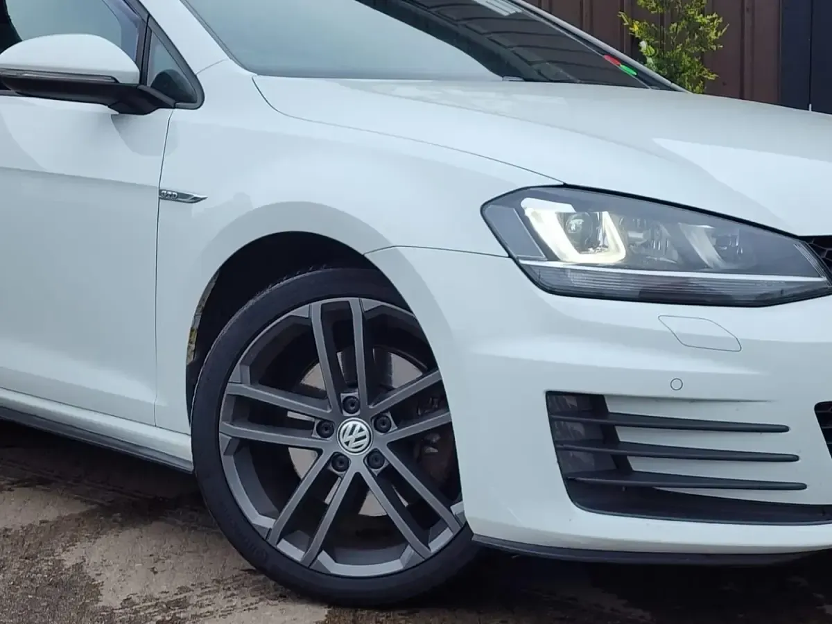 Used VW Golf VII GTD 181 HP (133 kW) 2016 White Hatchback