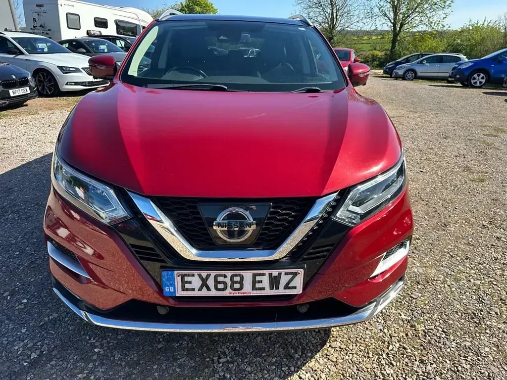 Used Nissan Qashqai S 110 HP (80 kW) 2018 Red SUV
