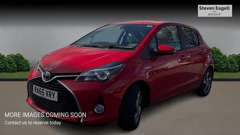 Used Toyota Yaris Hybrid 2016 Red Hatchback