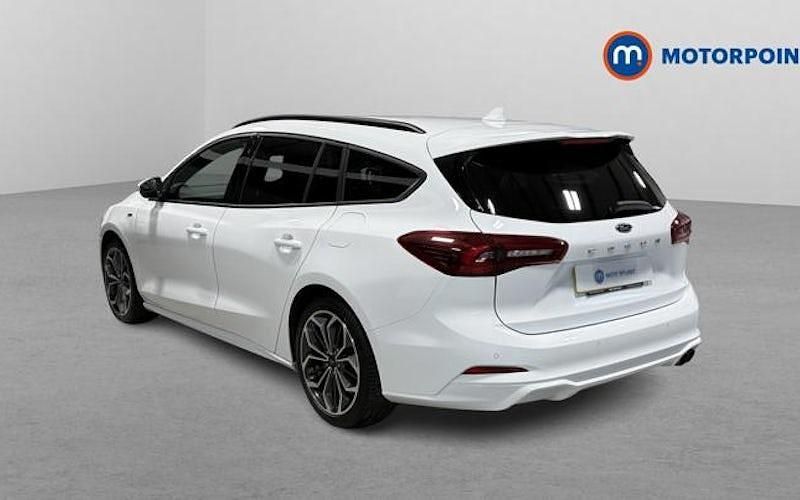 Used Ford Focus ST-Line X 155 HP (114 kW) 2023 White Estate