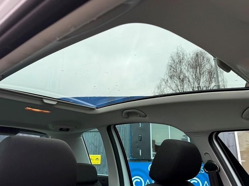 Used Skoda Roomster SE 86 HP (63 kW) 2015 White MPV