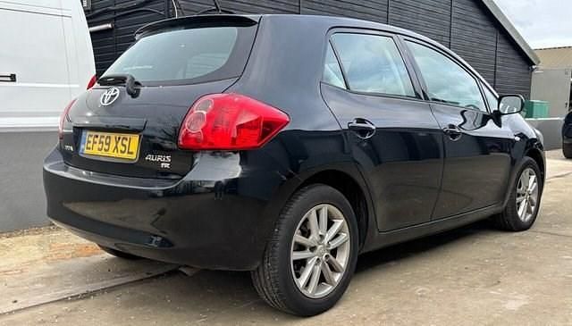 Used Toyota Auris 124 HP (91 kW) 2010 Black Hatchback