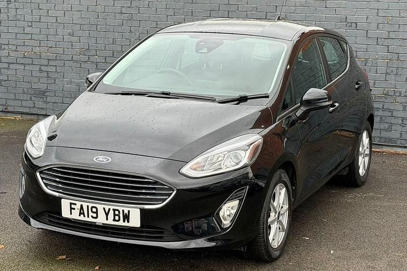 Used Ford Fiesta Zetec 85 HP (62 kW) 2019 Black Hatchback