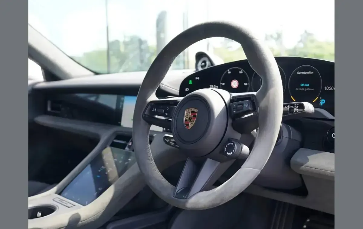 Used Porsche Taycan 439 kW (598 HP) 2023 White Sedan