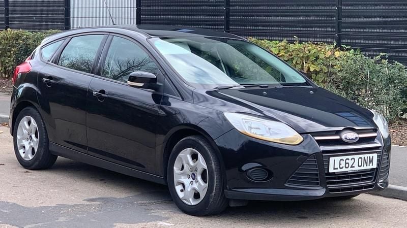 Black Used 2013 Ford Focus Hatchback | £2,995 (Good price) - Image 1/4