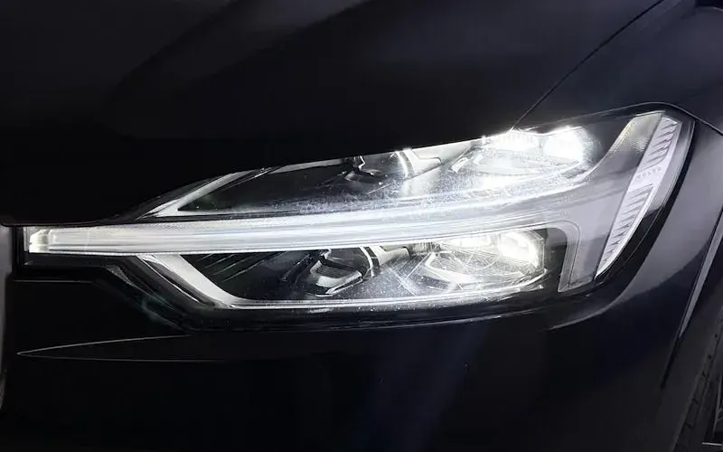 Used Volvo XC60 R-Design Pro 390 HP (286 kW) 2018 Black SUV