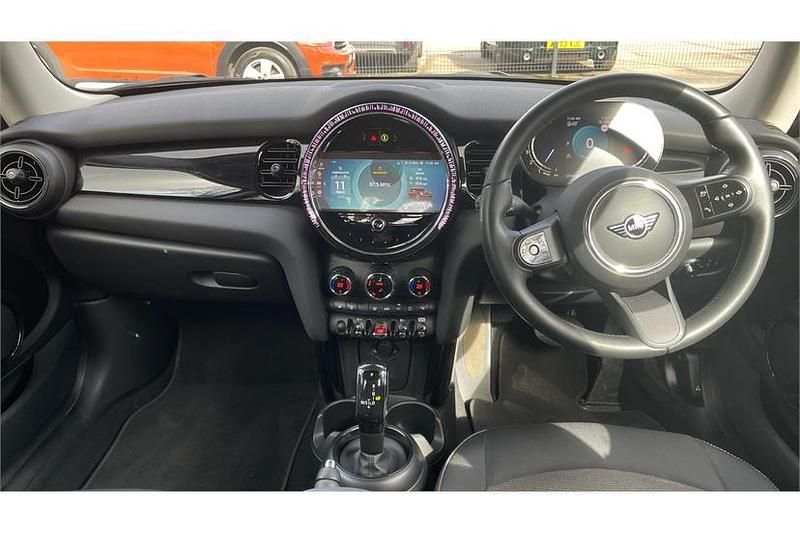 Used Mini Cooper Classic 136 HP (100 kW) 2022 British racing green iv Hatchback