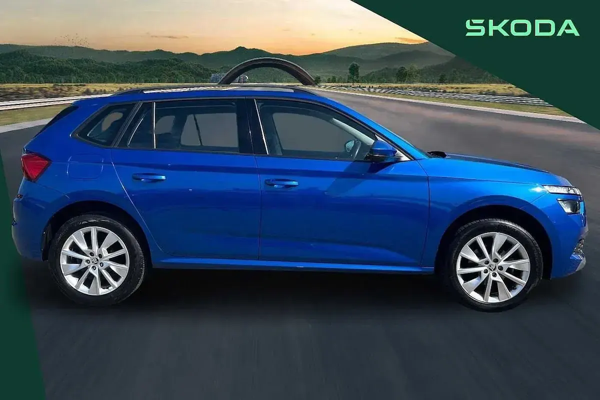 Used Skoda 110 R SE 81 HP (59 kW) 2022 Race blue metallic Estate