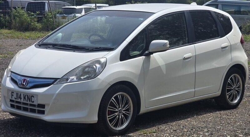 White Used 2013 Honda Jazz Hybrid Hatchback | £6,999 (A bit pricey) - Image 1/4