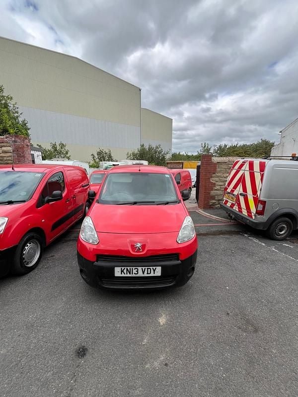 Red Used 2013 Peugeot Partner S MPV | £1,949 (Super price) - Image 1/4