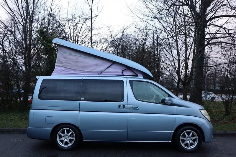 Used Nissan Elgrand 2006 Blue MPV