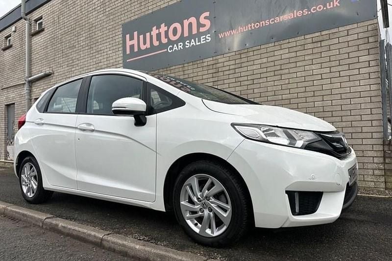 Used Honda Jazz SE 102 HP (75 kW) 2016 White Hatchback