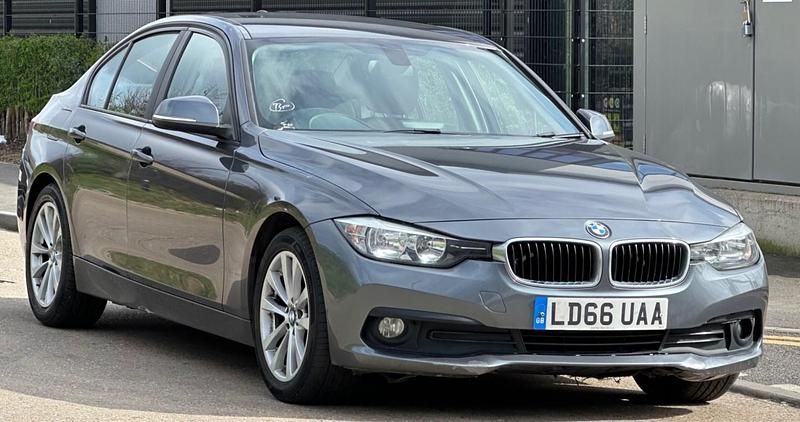 Begagnad BMW 320 2017 Grå Sedan