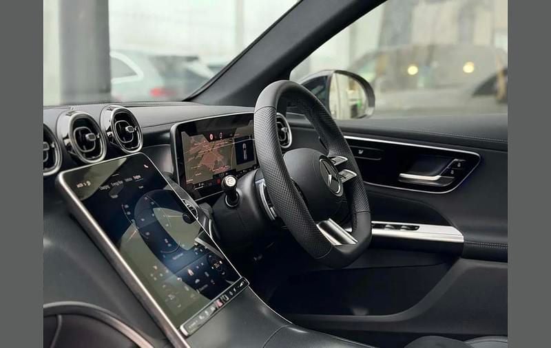 Used Mercedes GLC300e Urban 308 HP (226 kW) 2025 White SUV