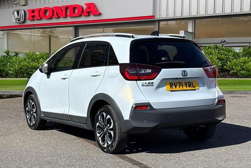 Used Honda Jazz Hybrid 109 HP (80 kW) 2021 White Hatchback