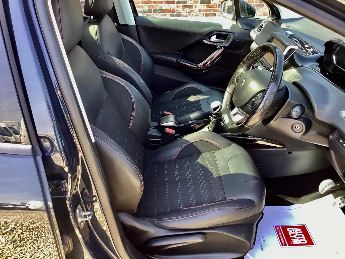 Käytetty Peugeot 2008 GT-line 100 HP (73 kW) 2018 Harmaa Katumaasturi