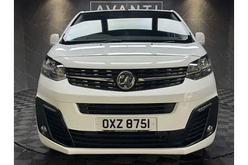 Used Vauxhall Vivaro Sportive 120 HP (88 kW) 2020 White MPV