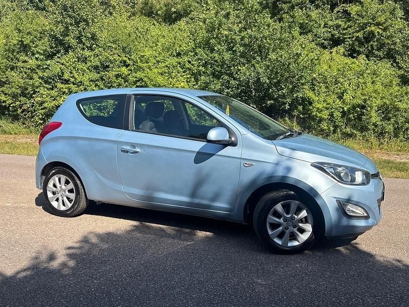 Blue Used 2014 Hyundai i20 Active Hatchback | £3,995 (Fair price) - Image 1/4
