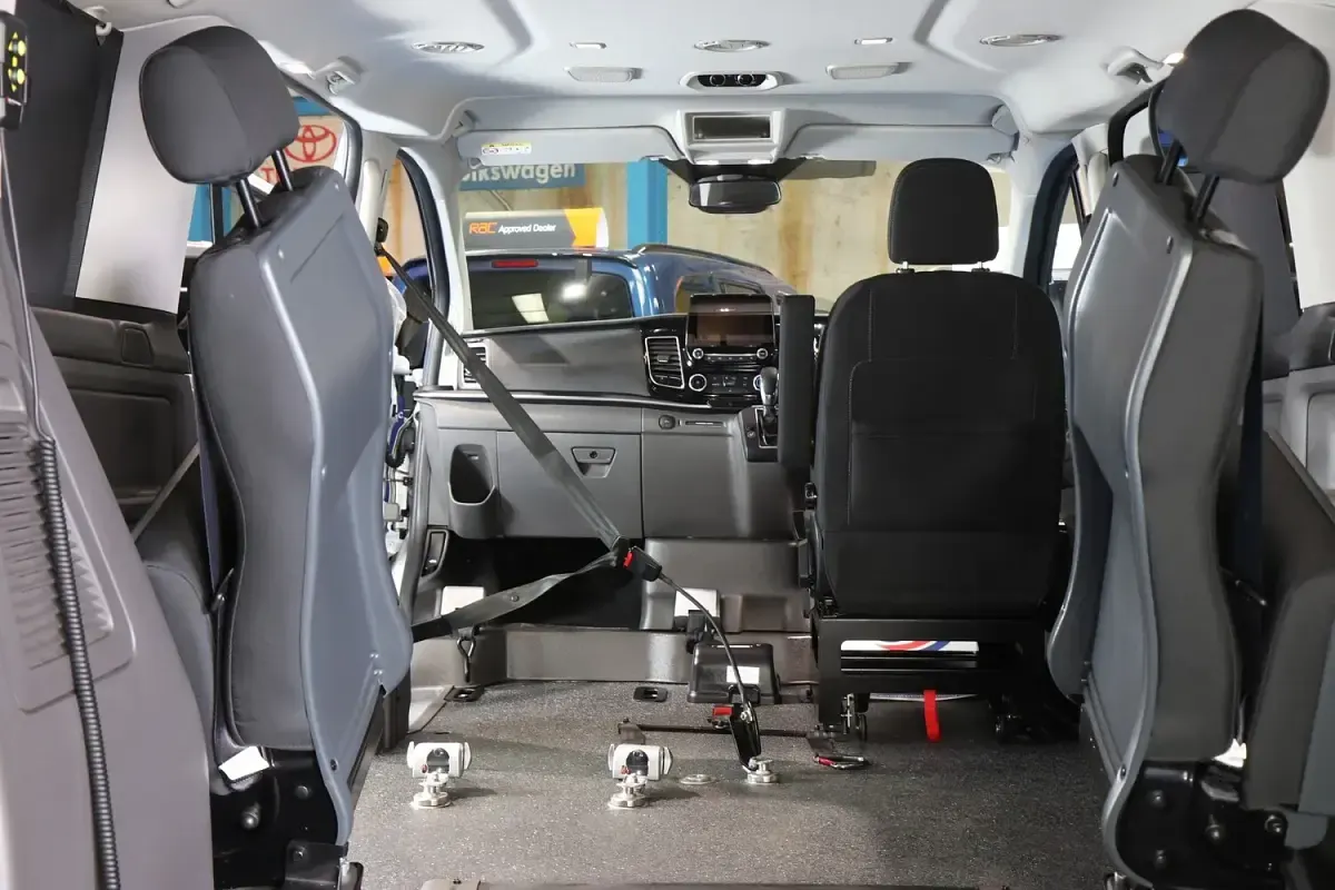 Used Ford Tourneo Custom Titanium 2025 Silver Van
