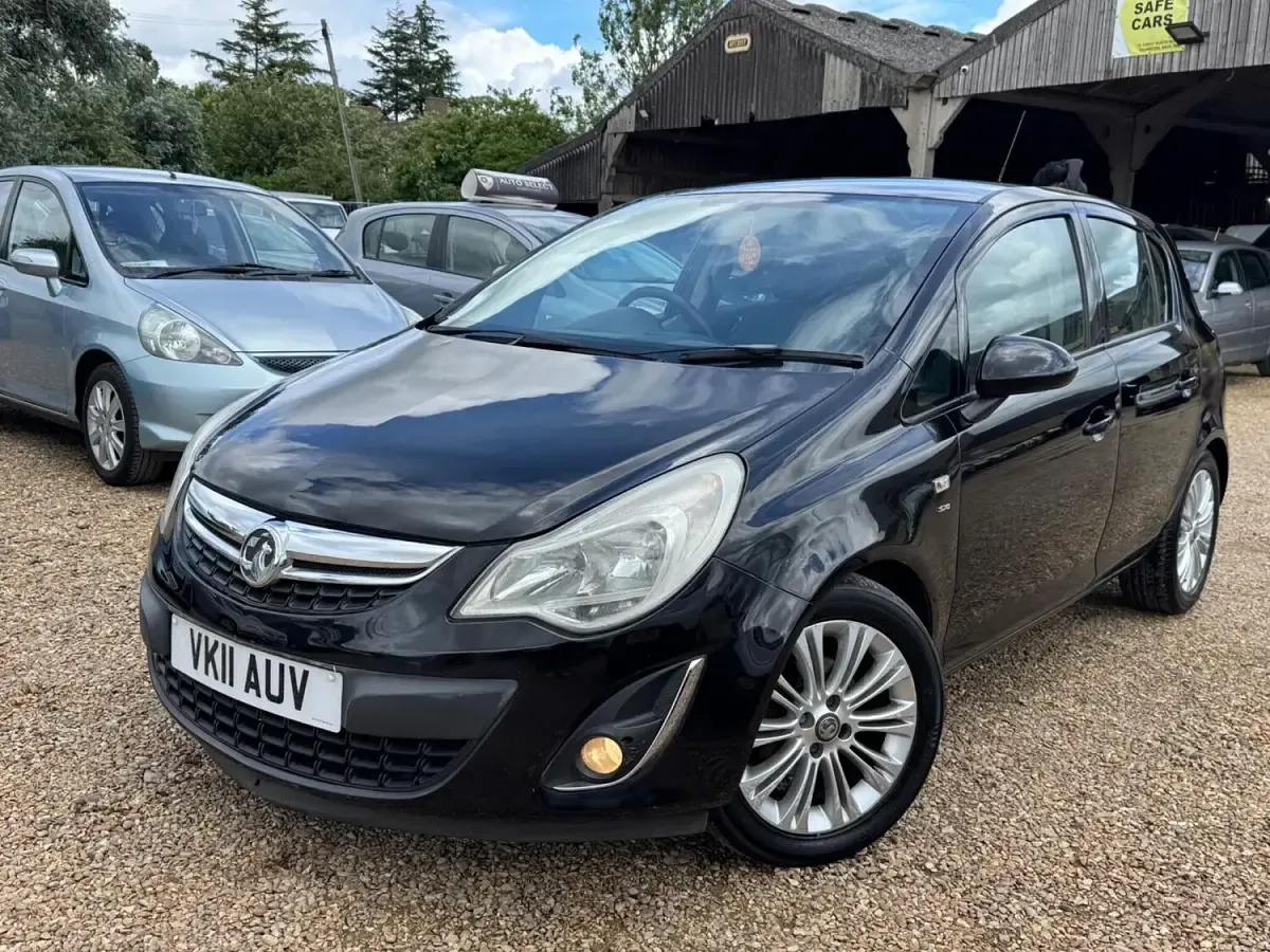 Used Vauxhall Corsa 90 HP (66 kW) 2011 Black Hatchback