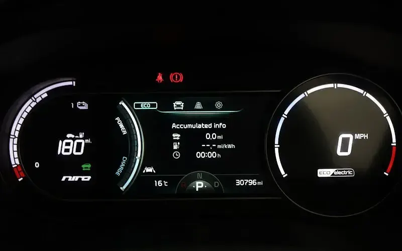 Used Kia e-Niro 150 kW (204 HP) 2022 Red SUV