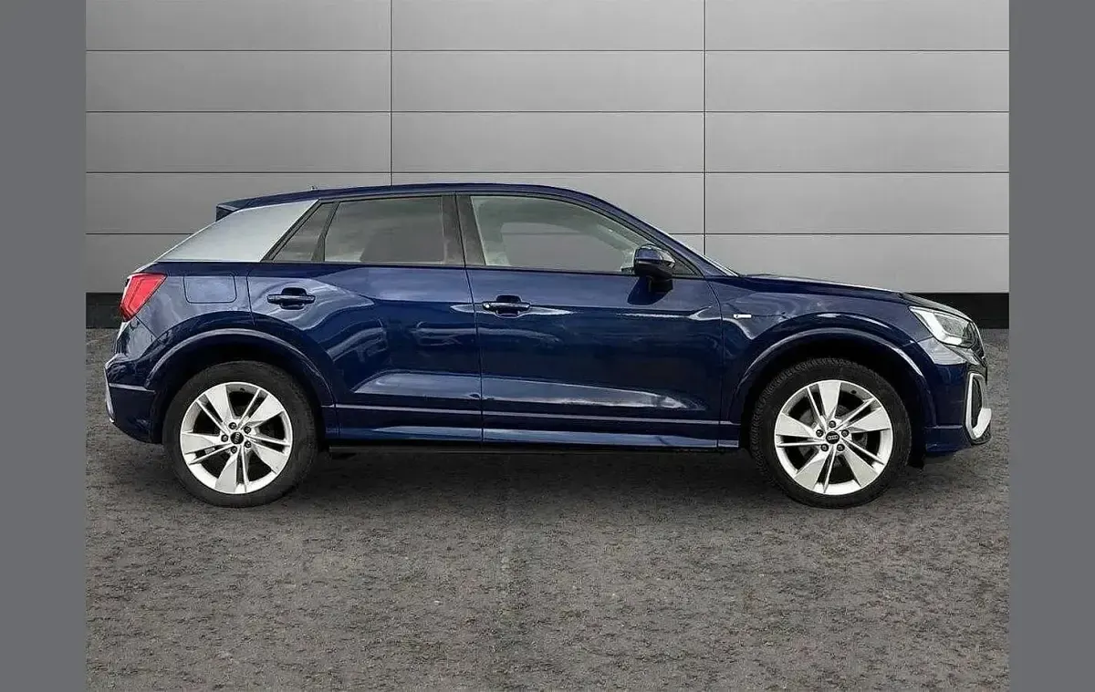 Used Audi Q2 S-Line 147 HP (108 kW) 2023 Blue SUV