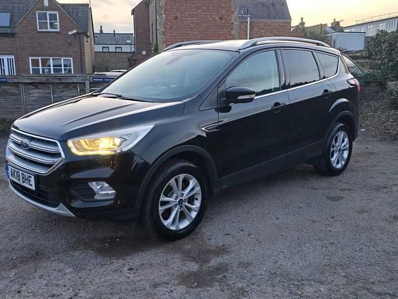 Usado Ford Kuga Titanium 150 HP (110 kW) 2018 Preto SUV