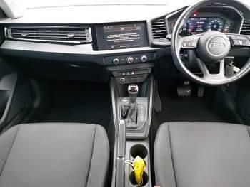 Used Audi A1 Design 95 HP (69 kW) 2022 White SUV