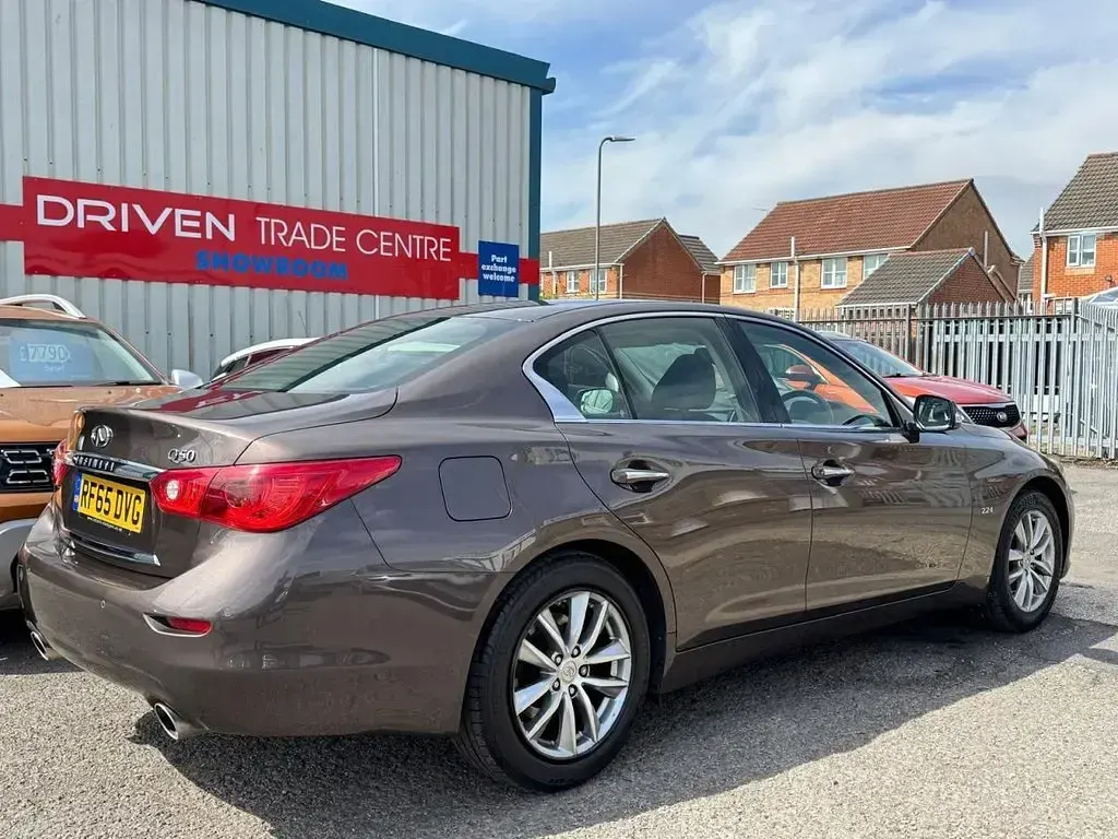 Used Infiniti Q50 Premium Executive 170 HP (125 kW) 2015 Brown Sedan