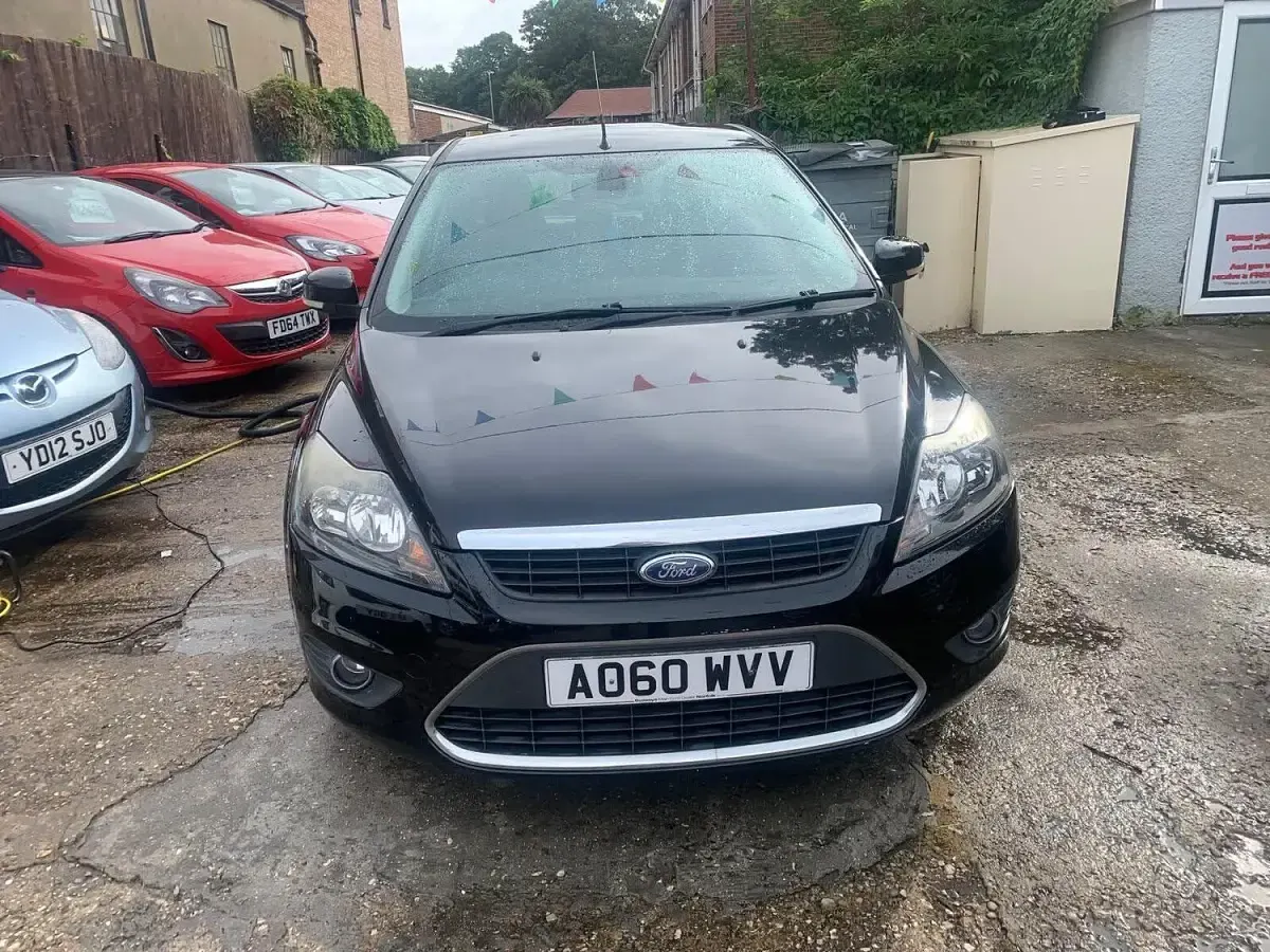 Used Ford Focus Titanium 2010 Black Hatchback