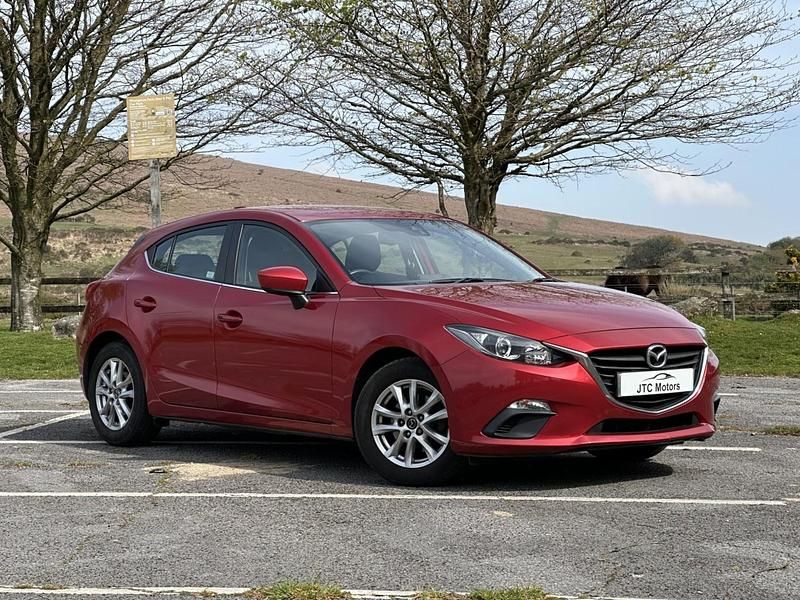 Begagnad Mazda 3 2014 Röd Halvkombi