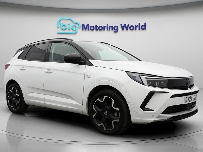 White Used 2024 Vauxhall Grandland X Ultimate SUV | £21,400 (Super price) - Image 1/4