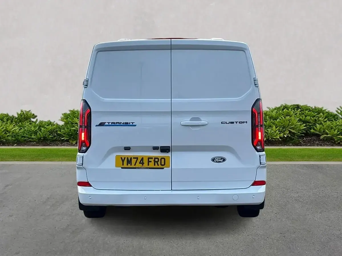 Used Ford E-Transit Limited 100 kW (136 HP) 2024 White Van