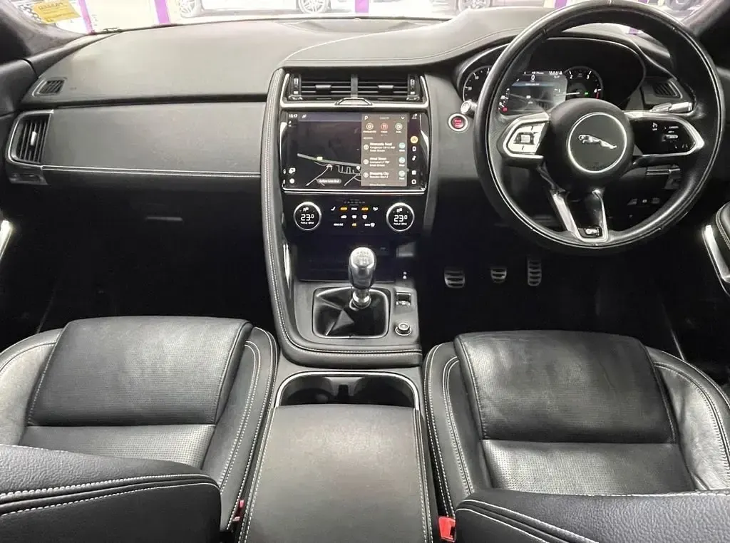 Usado Jaguar E-Pace R-Dynamic 163 HP (119 kW) 2021 Branco SUV