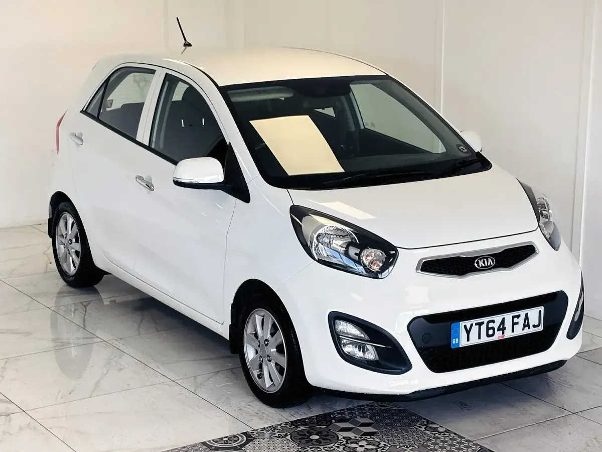 Used Kia Picanto 84 HP (61 kW) 2014 White Hatchback