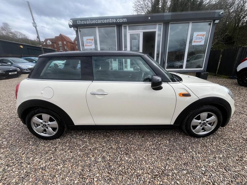 Used Mini Cooper Hatch 2015 White Hatchback