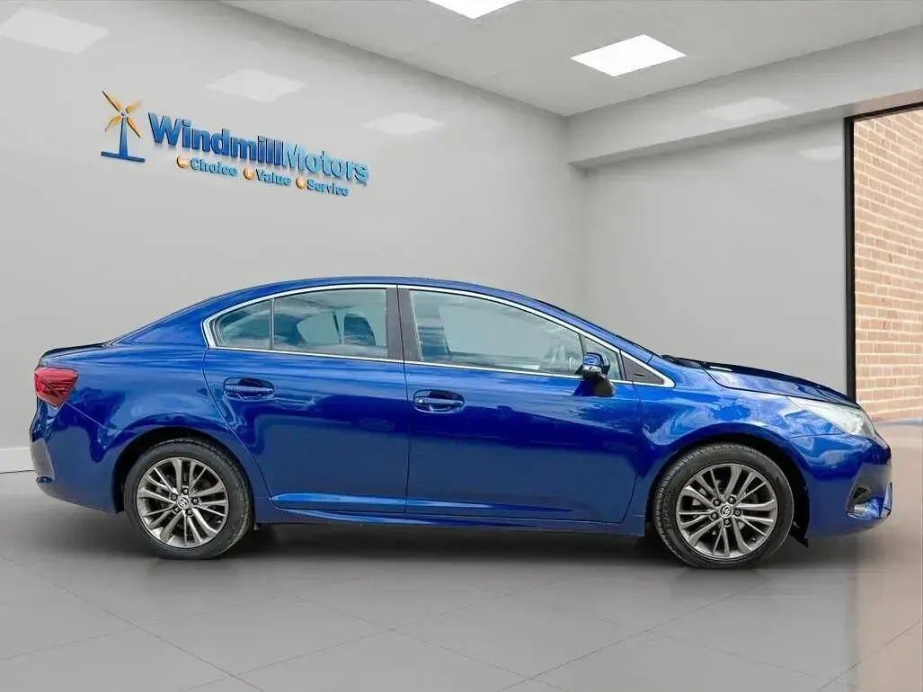 Used Toyota Avensis Business Edition 112 HP (82 kW) 2016 Blue Sedan