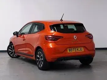 Used Renault Clio Evolution 90 HP (66 kW) 2023 Orange Hatchback