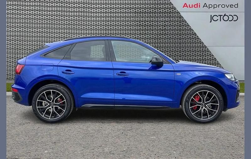 Begagnad Audi Q5 Sportback Comfort 200 HK (147 kW) 2022 Blå SUV