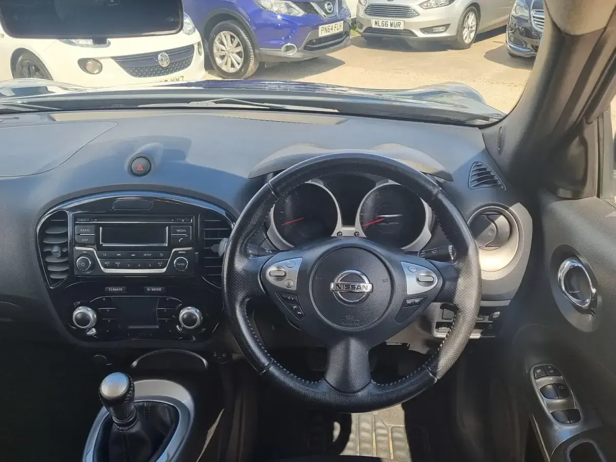 Begagnad Nissan Juke Acenta 115 HK (84 kW) 2016 Svart SUV
