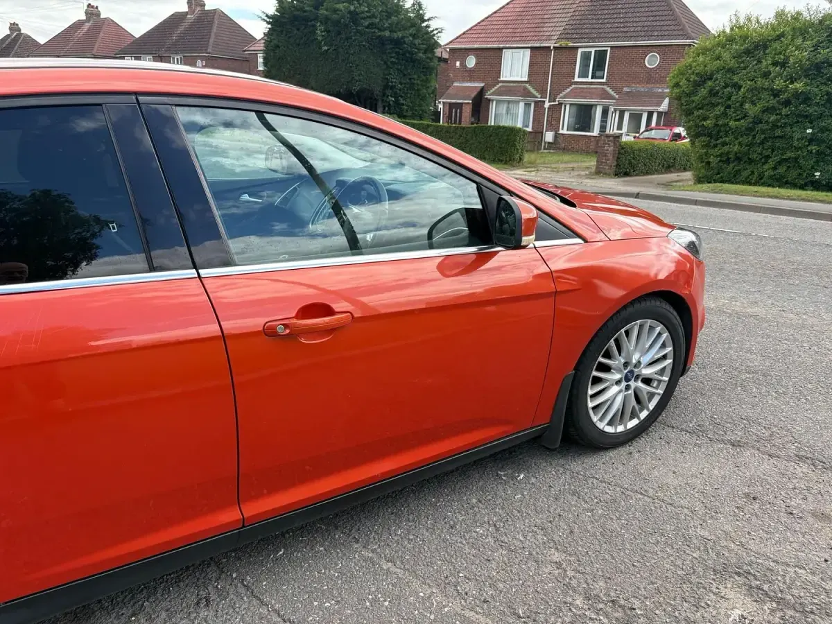 Used Ford Focus Zetec 2011 Red Hatchback