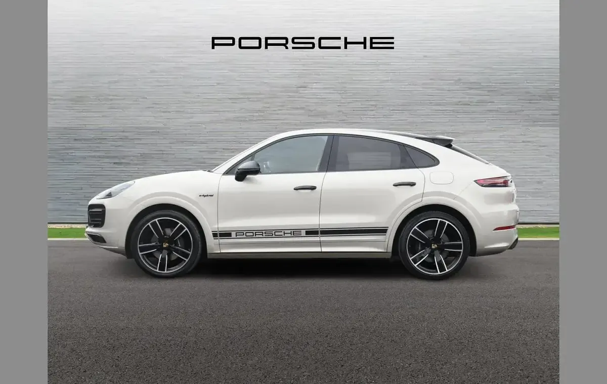 Used Porsche Cayenne E-Hybrid 456 HP (335 kW) 2023 Beige SUV