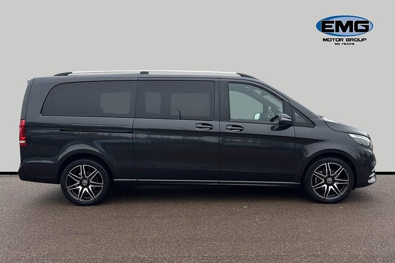 Used Mercedes V300 AMG line 237 HP (174 kW) 2023 Grey MPV