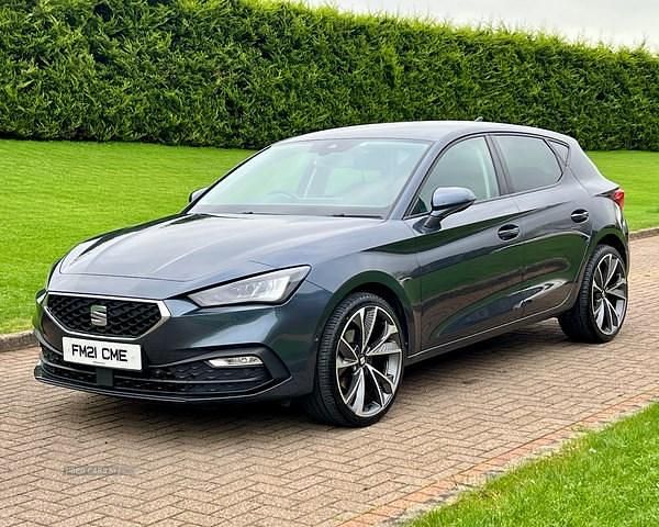 Used Seat Leon SE Dynamic 115 HP (84 kW) 2021 Grey Hatchback